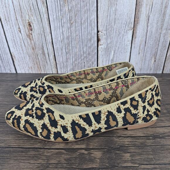 Skechers Cleo Claw Leopard Print Comfort Flats Memory Foam Slip ons Women's 6.5 - Picture 1 of 9